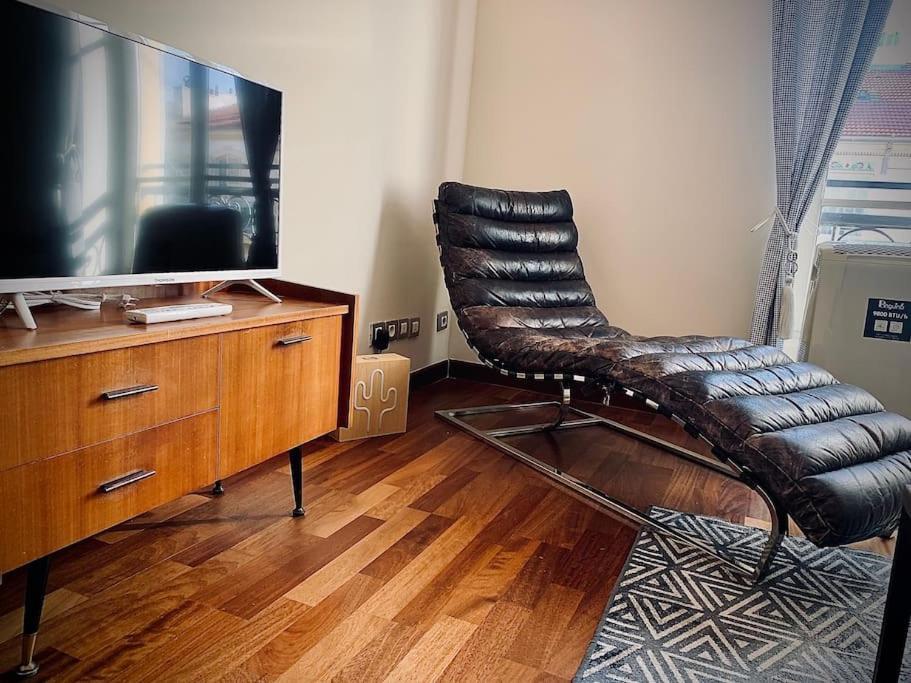 Eugenie Hyper Center 3 2 Bedrooms Appartamento *