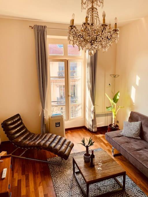 Eugenie Hyper Center 3 2 Bedrooms Appartamento