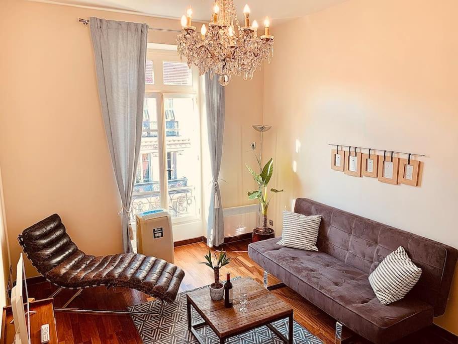 Eugenie Hyper Center 3 2 Bedrooms Appartamento *